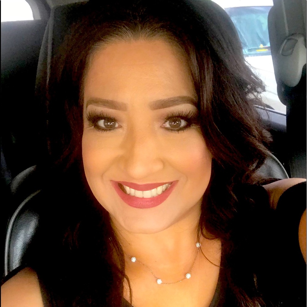 Meet your Posher, Noemi